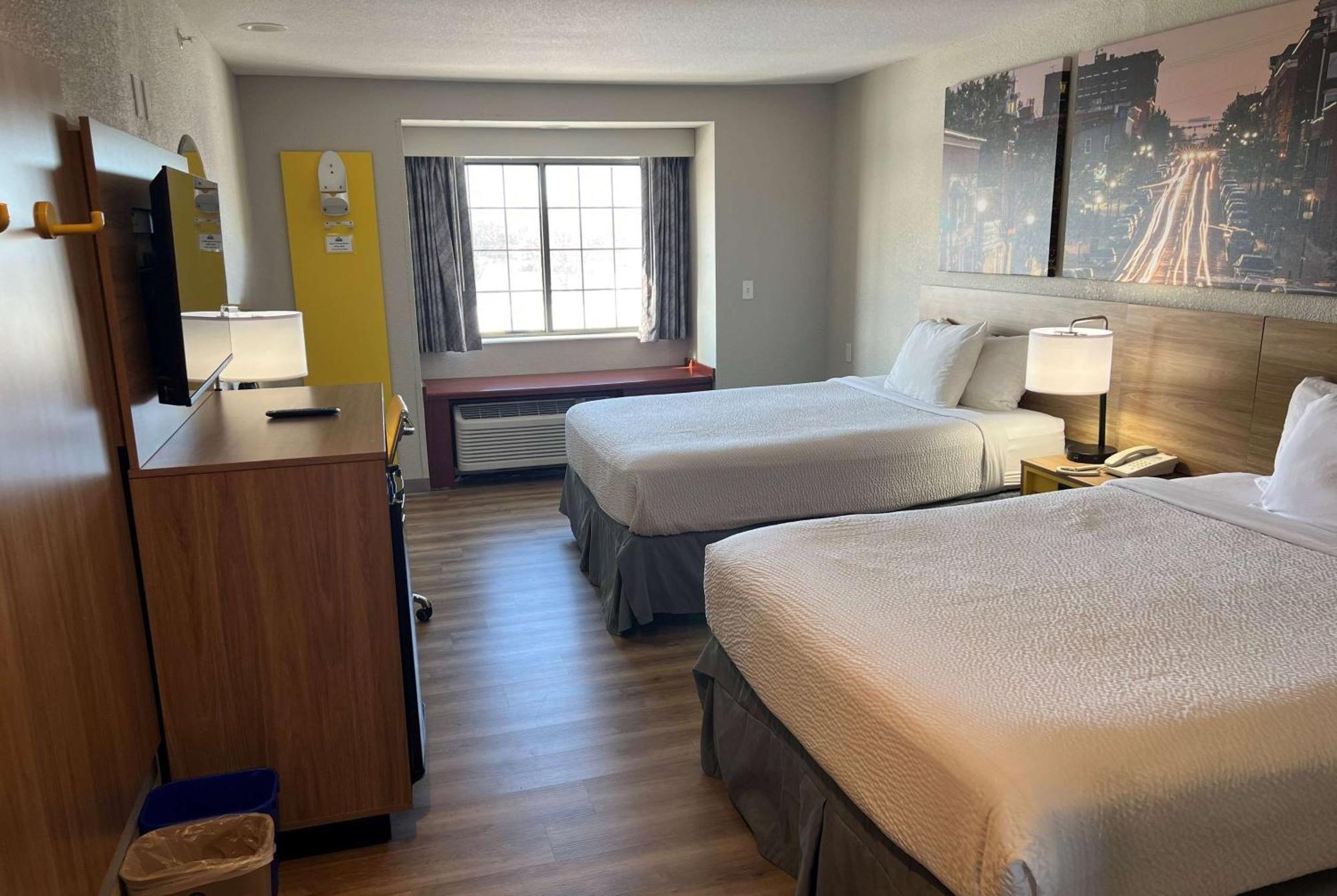 Days Inn By Wyndham Near Kansas Speedway Kansas City Esterno foto