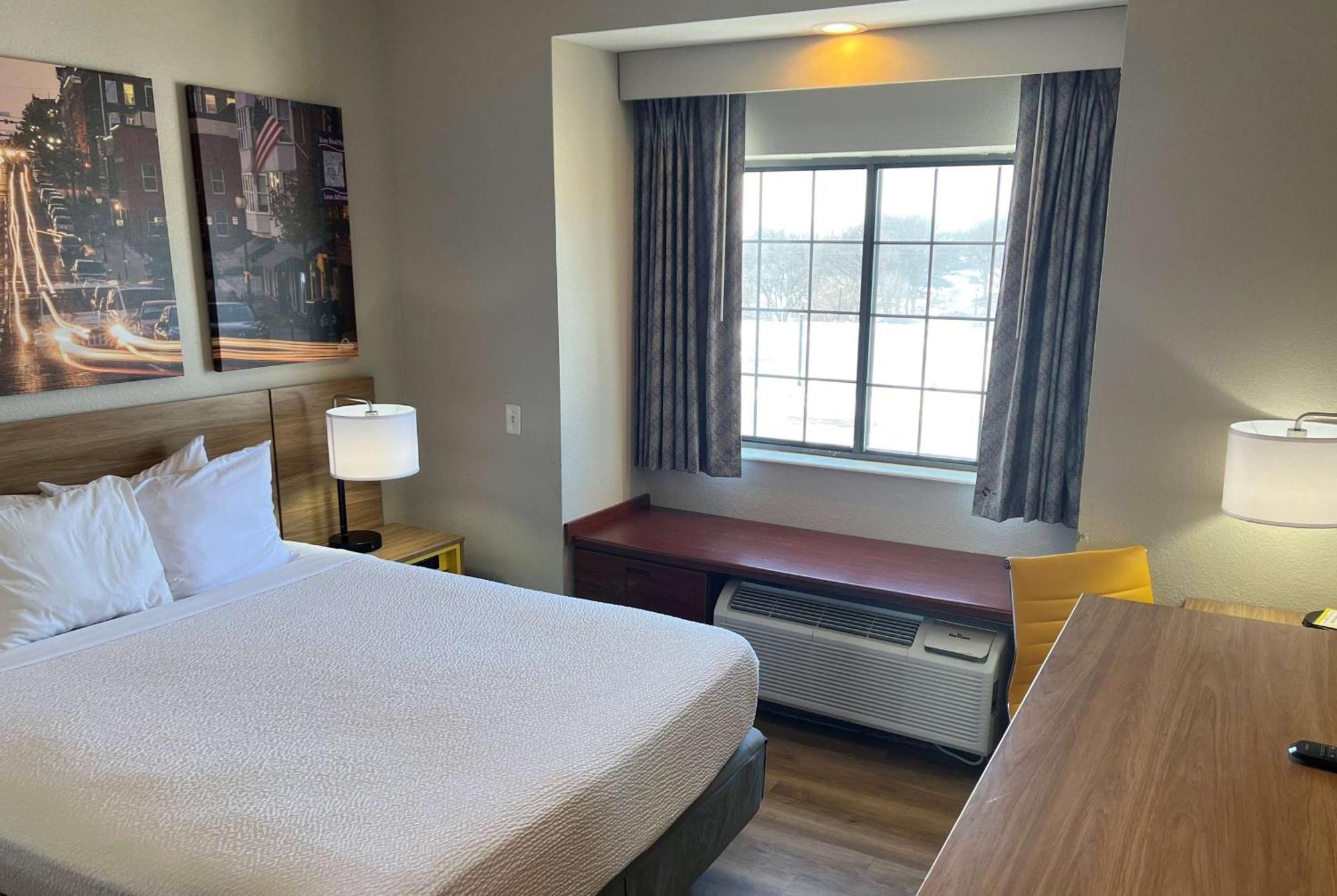 Days Inn By Wyndham Near Kansas Speedway Kansas City Esterno foto
