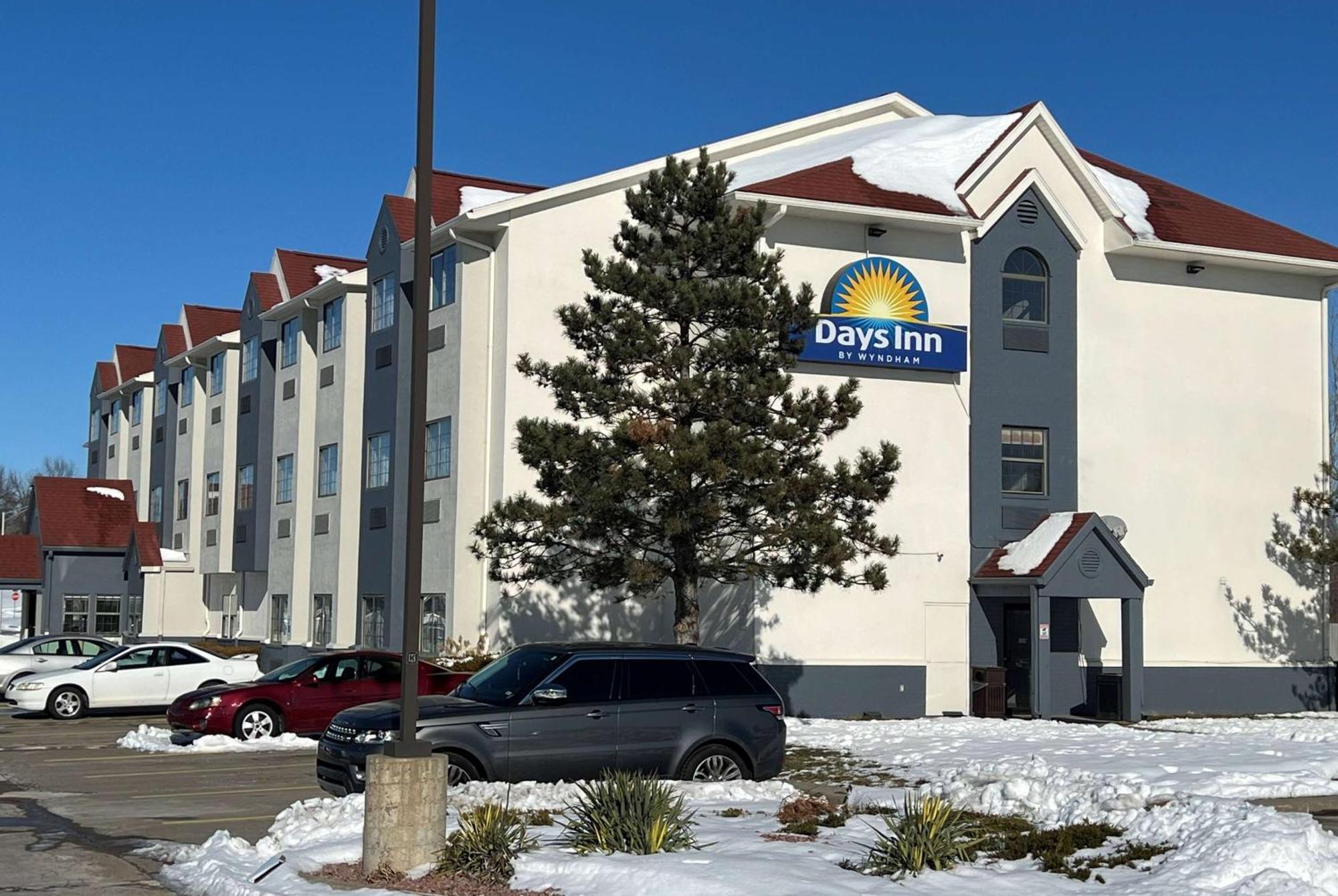 Days Inn By Wyndham Near Kansas Speedway Kansas City Esterno foto